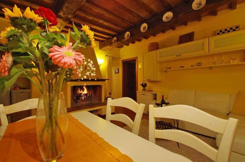 Cottage Le Ginestre Con Piscina In Val D'Orcia ラディコーファニ エクステリア 写真
