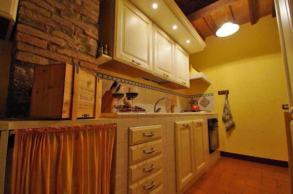 Cottage Le Ginestre Con Piscina In Val D'Orcia ラディコーファニ エクステリア 写真