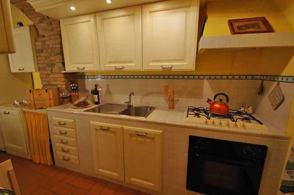 Cottage Le Ginestre Con Piscina In Val D'Orcia ラディコーファニ エクステリア 写真
